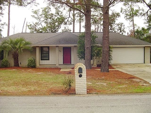 1st image of 403 Williamsburg Dr