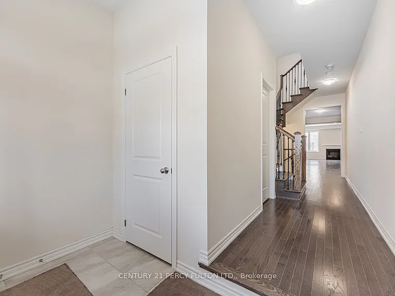 1263 Plymouth Dr — Photo 4