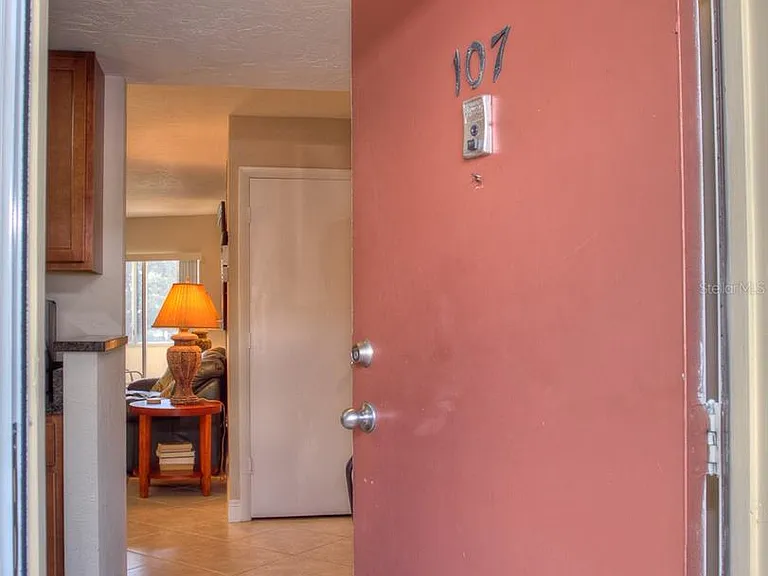 1250 N Portofino Dr #107MAR — Photo 4