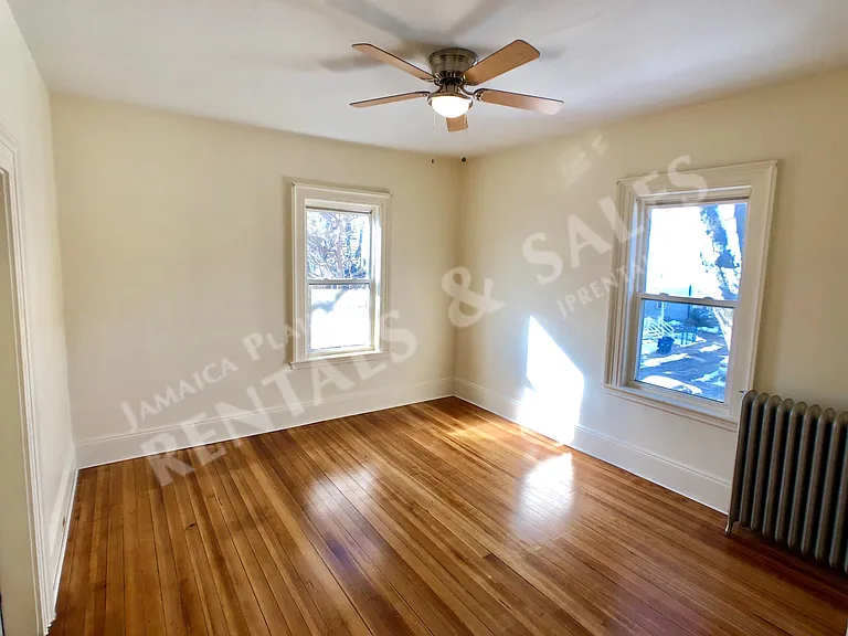 47 Custer St #2 — Photo 7