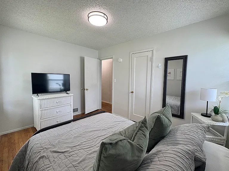 66 N 1150 W — Photo 13