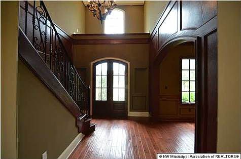 5th image of 218 Hidden Oak Dr