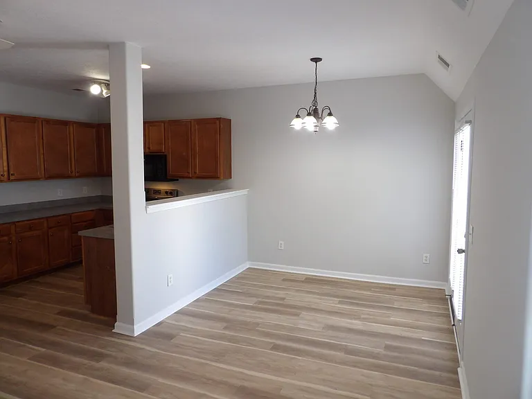 108 Charleston Ct — Photo 24
