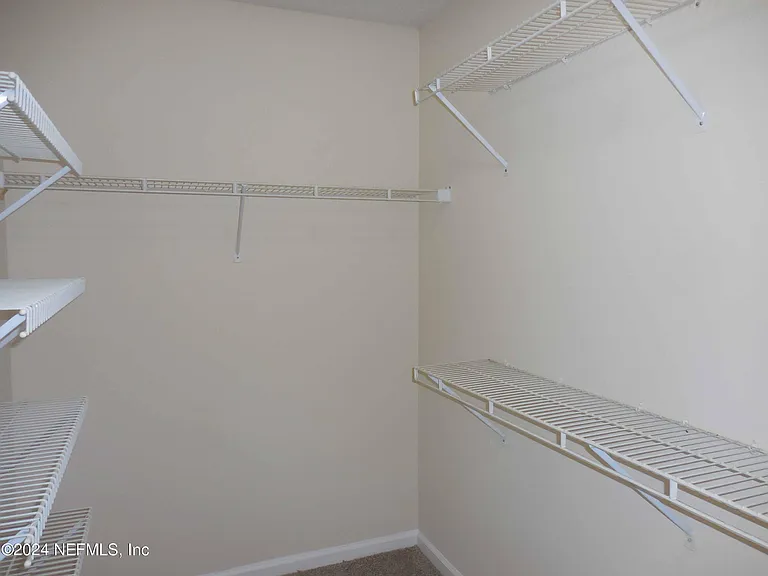 2942 Rockford Falls Dr N — Photo 10