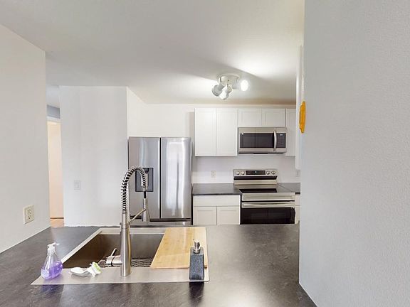 5th image of 6046 SE Drake St APT 323