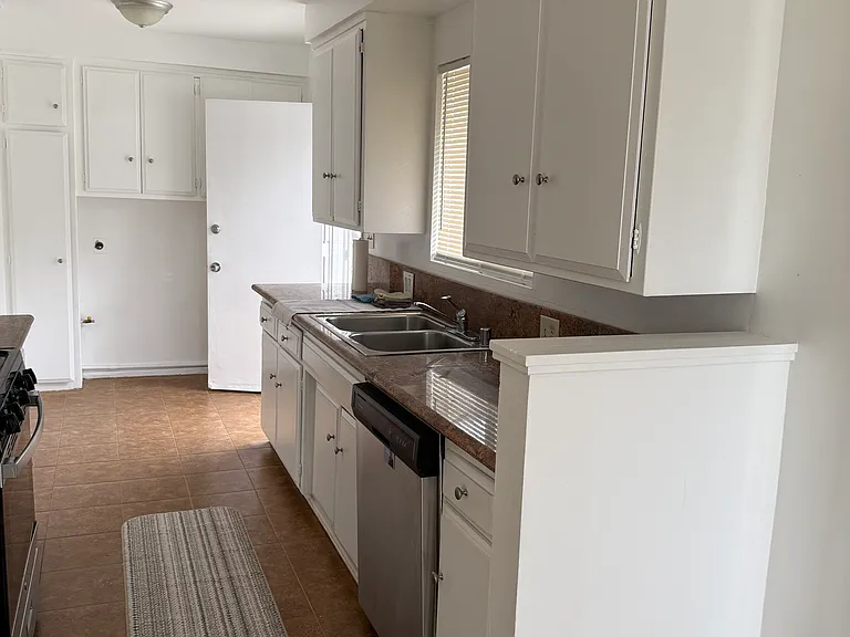41541 Marine Dr — Photo 21