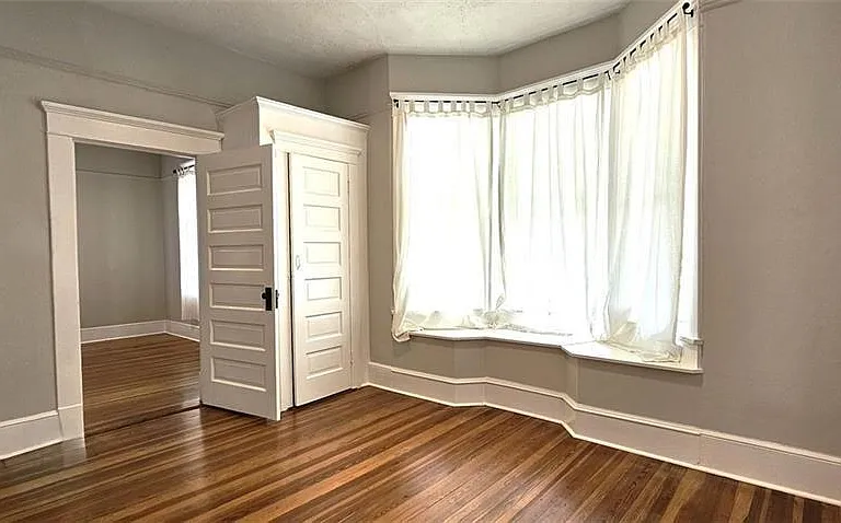 1047 Ridge Ave — Photo 11