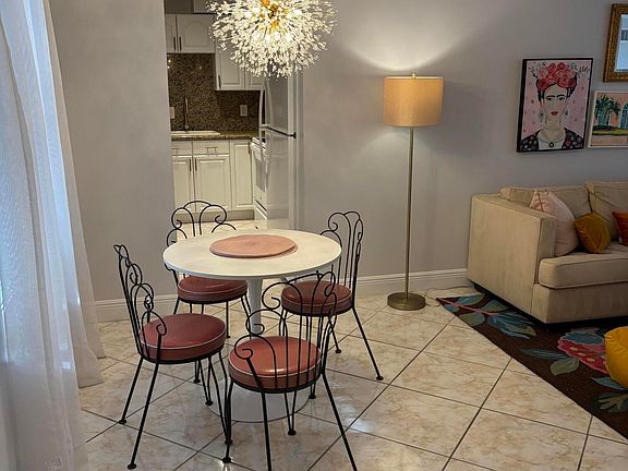 2nd image of 510 Prosperity Farms Rd APT 8B
