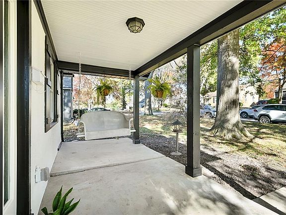 4th image of 8246 Belleview Ave