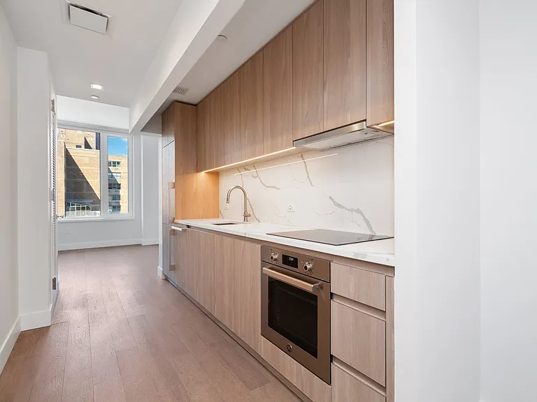 200 E 23rd St #10D — Photo 5
