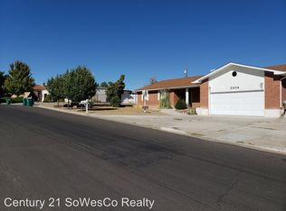 5604 Fawn Dr, Farmington, NM 87402