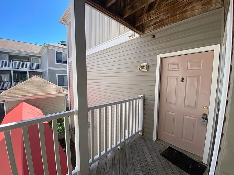 1401 Collegiate Cir #202 — Photo 2