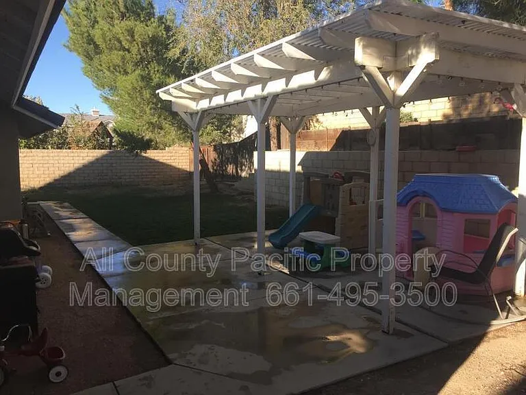 42330 Portland Ln — Photo 9