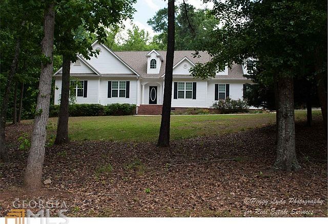 Nicely kept home on 2.19 acres