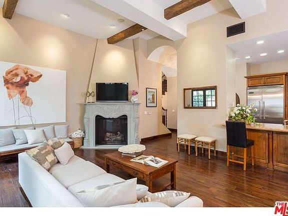 2nd image of 11937 W Sunset Blvd #2