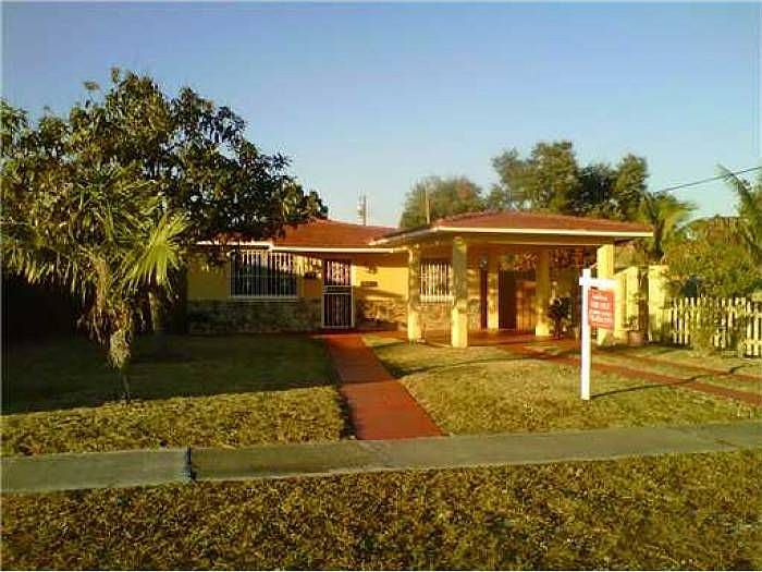 1st image of 1275 NE 155th St