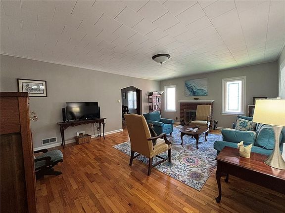 5th image of 3207 Sacramento St