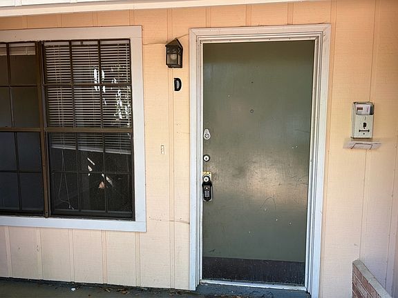 3rd image of 220 Atkinson Dr APT D