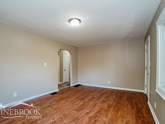 5th image of 1119 Loretta Ave