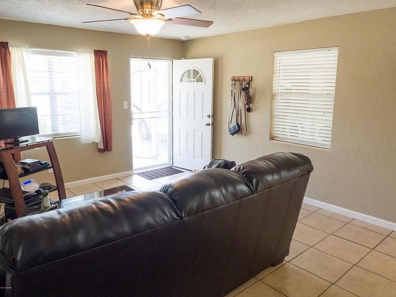 3rd image of 109 Palm Dr