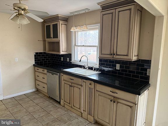 2nd image of 3675 Seaman Rd