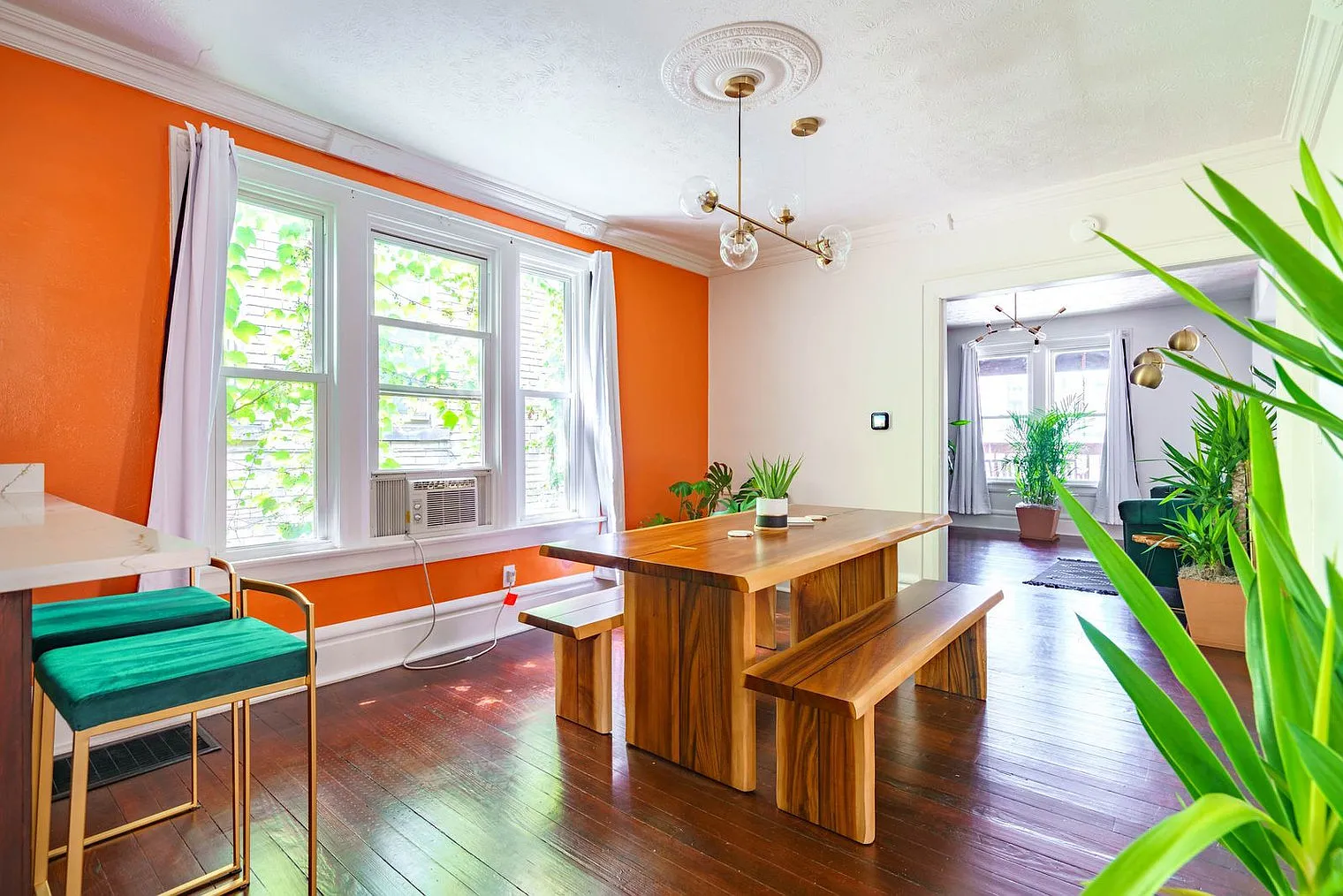 2 bed, 1.0 bath, 1194 sqft, $3,699 — Photo 4