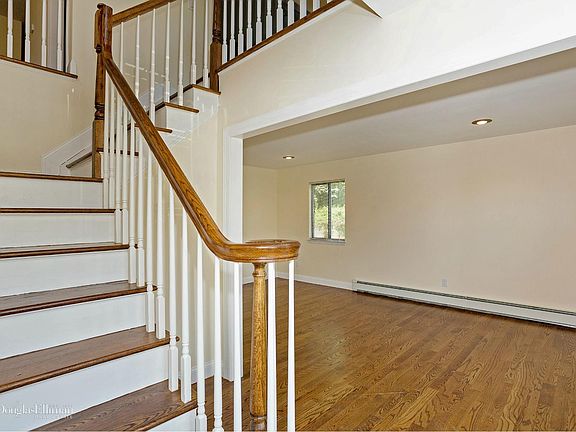3rd image of 7 Hannelore Way