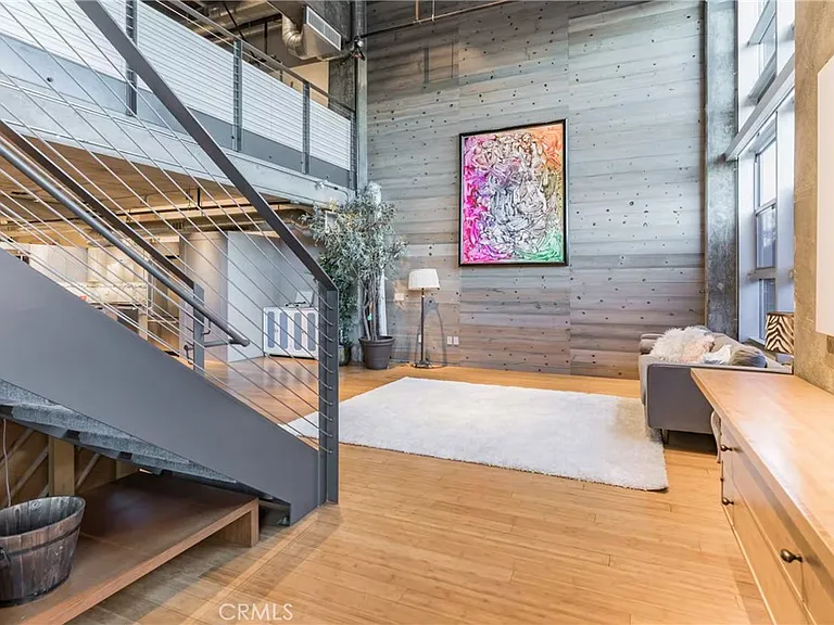 510-103 S Hewitt St — Photo 2