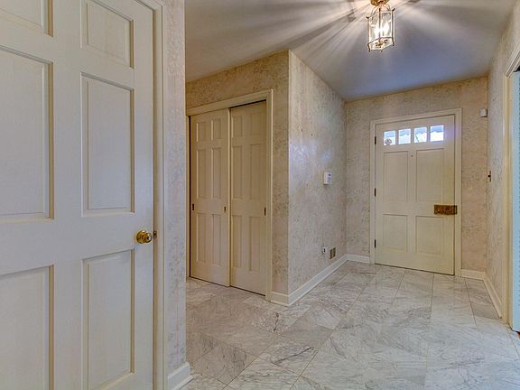 3rd image of 7002 Northway Dr NW