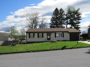 19 Apple Ln, Arendtsville, PA 17307