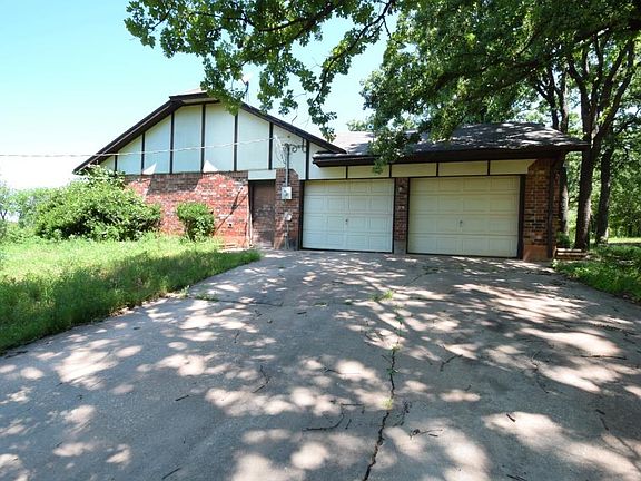 3rd image of 16222 Hemlock Dr