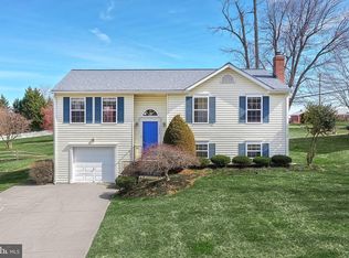 1353 Savannah Ct, Hampstead, MD 21074