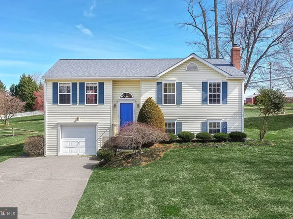 1353 Savannah Ct, Hampstead, MD 21074