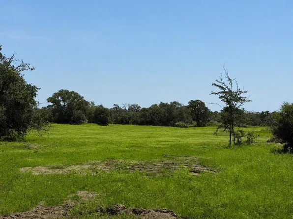 Friar Rd, Cuero, TX 77954