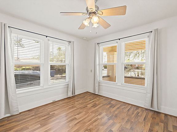 5th image of 4301A E Fairmount St