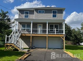 17 John St, Old Bridge, NJ 08857