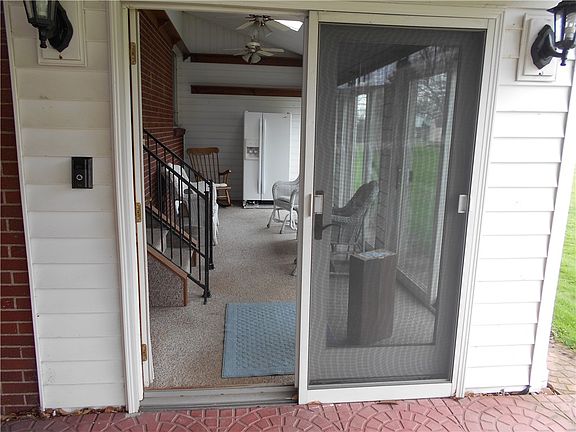 5th image of 2979 Raymond Ave