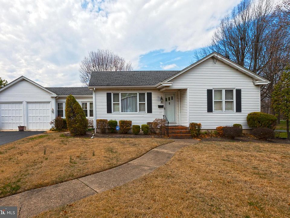 1st image of 30 Cooper Ave