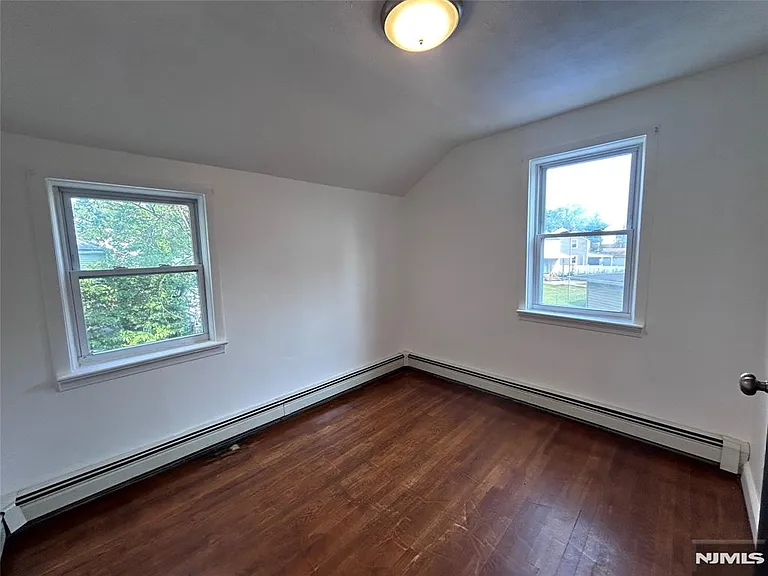 14 Edward Ct #2 — Photo 4
