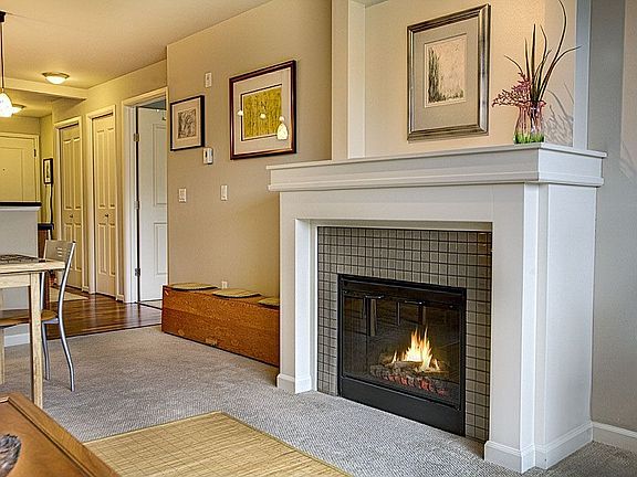4th image of 124 Bellevue Ave E Unit 304