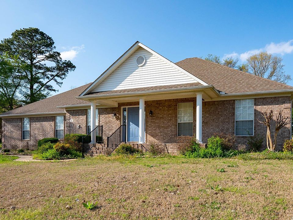 1st image of 12 Mary Ellen Dr