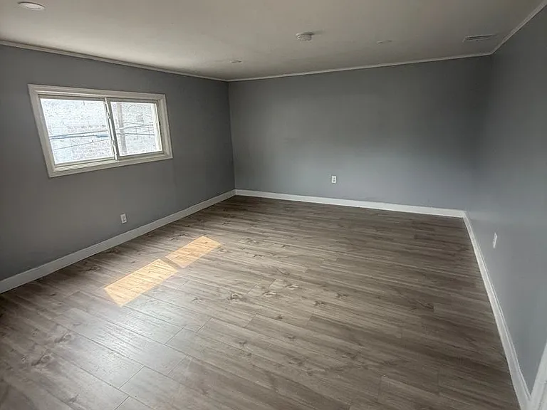 171-173 Dundaff Street — Photo 13