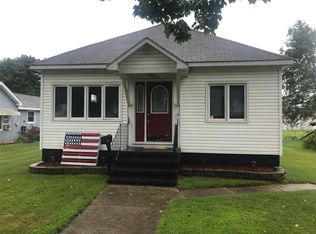 1421 Minnesota Ave, Gladstone, MI 49837