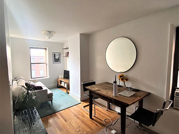 2nd image of 53 Clifton Pl #2