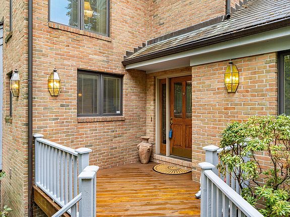5th image of 5 Parnassus Dr E