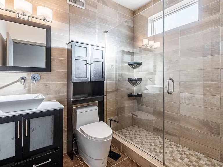 3rd floor bathroom with walking shower