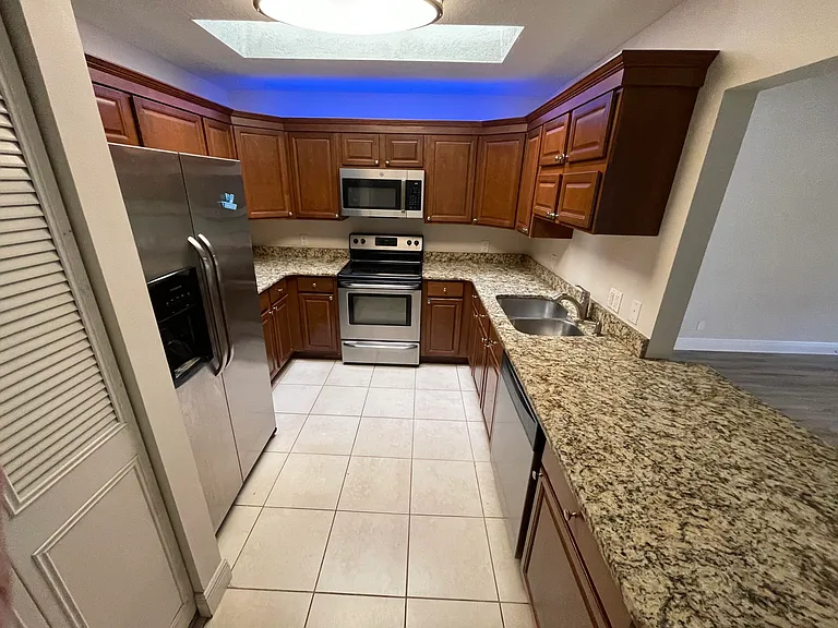 9073 SE Hobe Ridge Ave — Photo 8