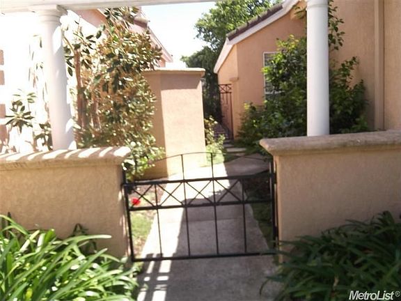 3rd image of 4324 Heron Lakes Dr