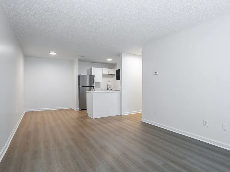 Coventry Apartments — Photo 2