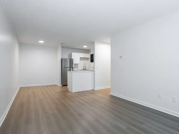 Coventry Apartments, 1015 Village Green Ct #1015, Newark, OH 43055